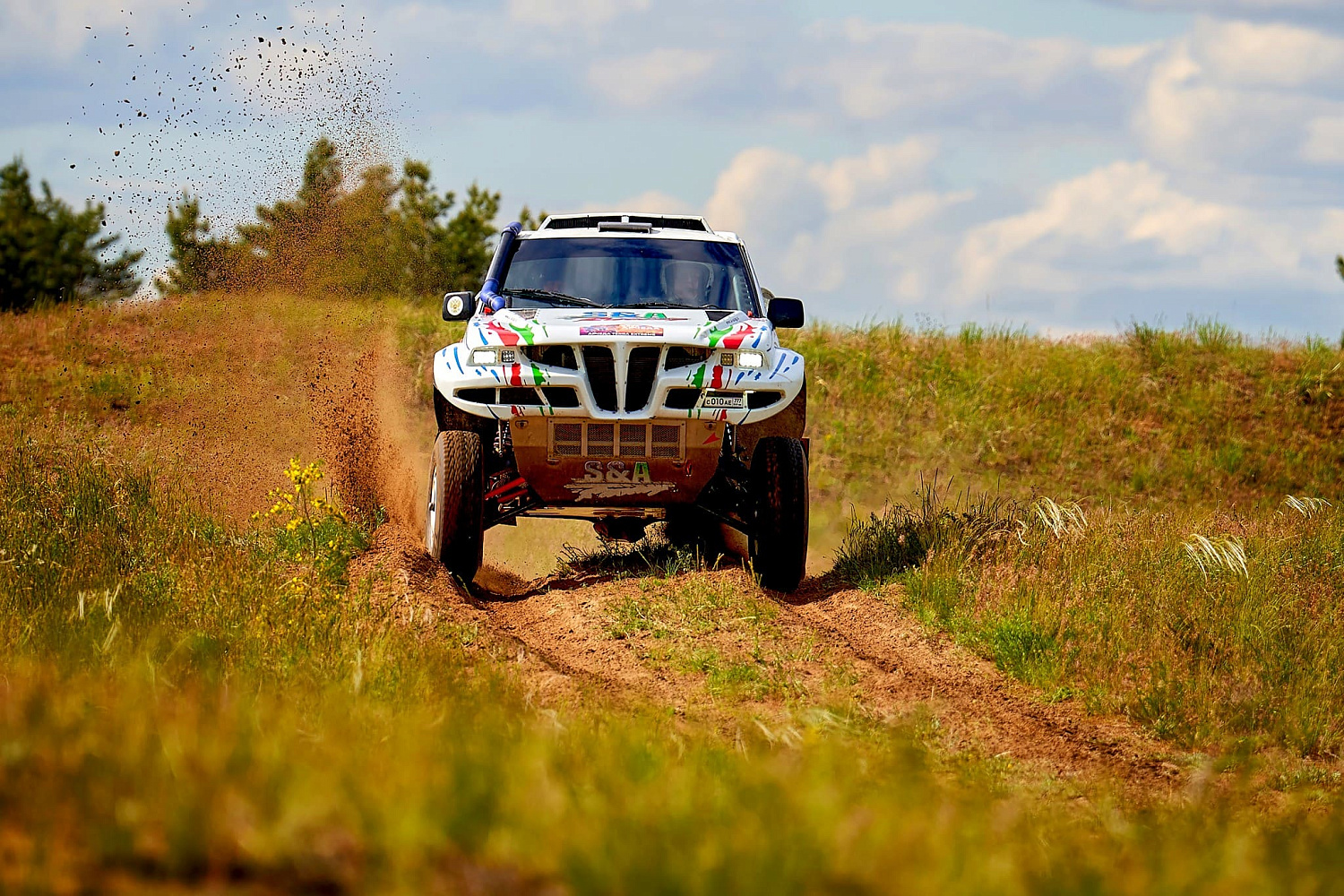 Убедительной победой открыл сезон экипаж S&A Racing