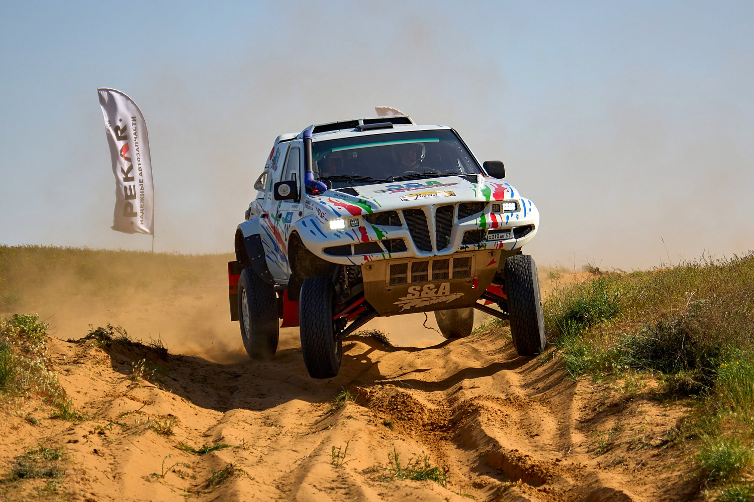 Астраханские пески послужили тренировочным полигоном перед Silk Way Rally